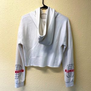 Cropped off-white hoodie with City Names !